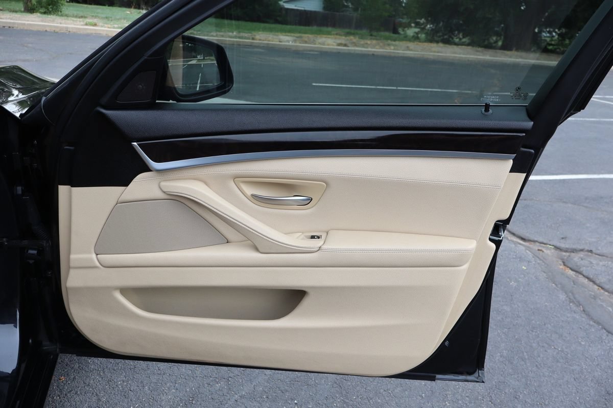 Used 2011 BMW 535i xDrive Sedan AWD/4WD image 26