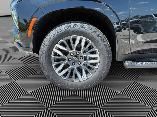 New 2026 Chevrolet Suburban Z71 w/ Z71 Off-Road Package AWD/4WD image 9