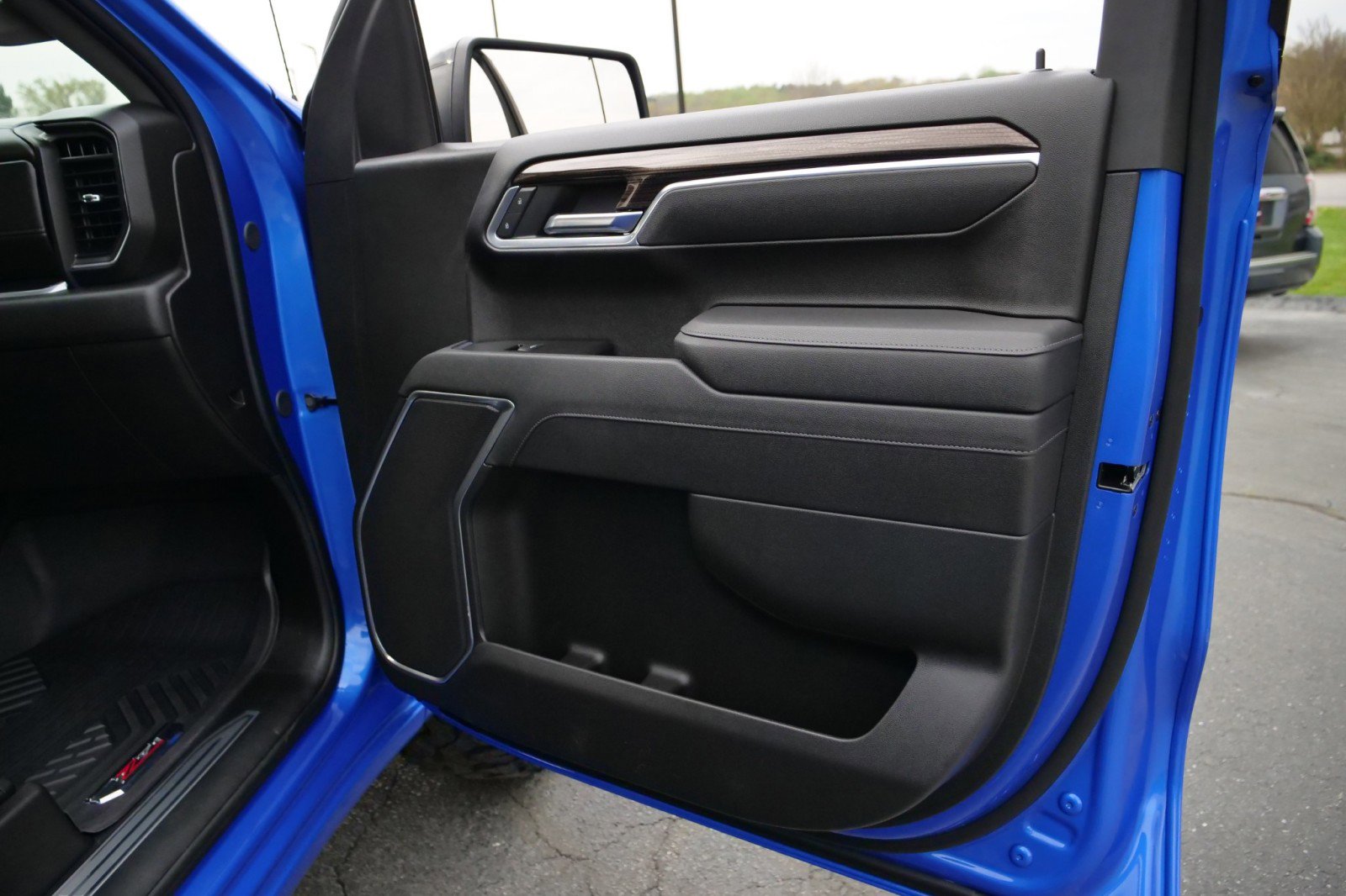 Used 2025 Chevrolet Silverado 1500 RST image 46