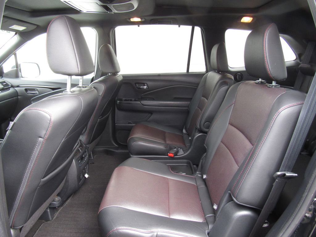 Used 2020 Honda Pilot Black Edition image 15