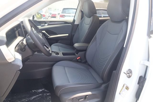 New 2026 Volkswagen Tiguan SE AWD/4WD image 18
