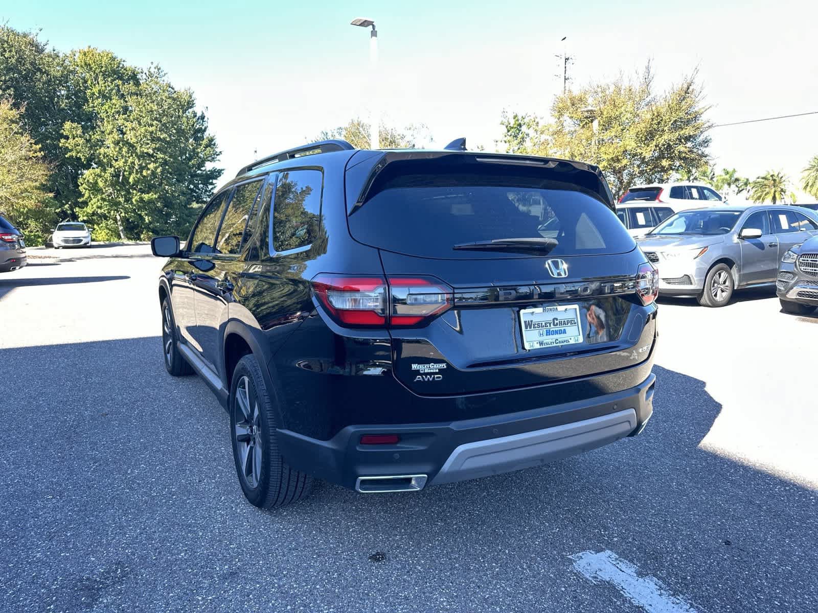 Certified 2025 Honda Pilot Elite image 4