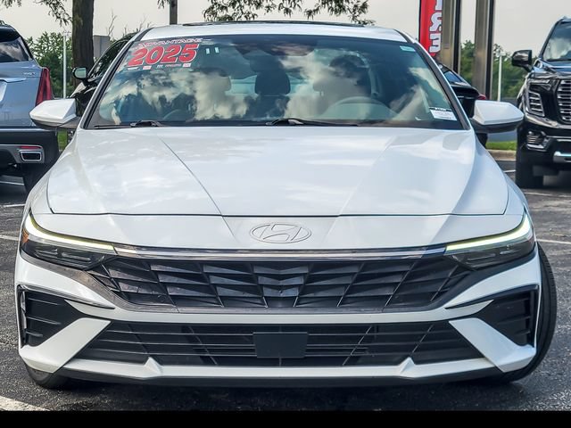 Used 2025 Hyundai Elantra SEL FWD image 5