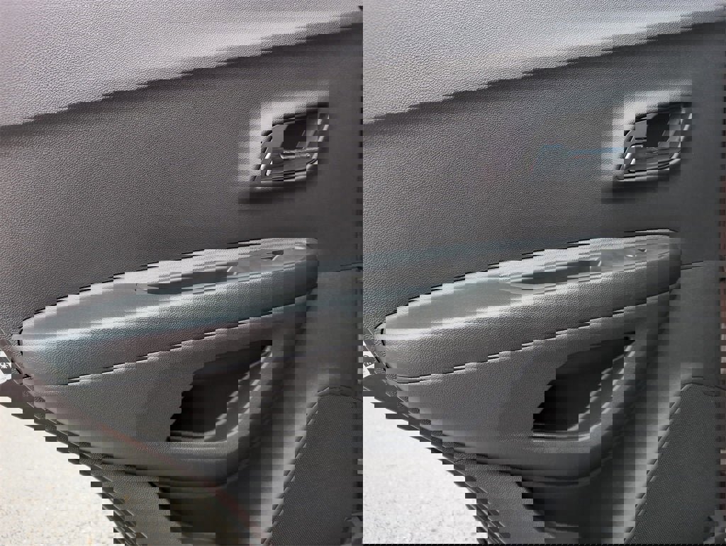 Certified 2022 Chevrolet Trax LT w/ LT Convenience Package image 28