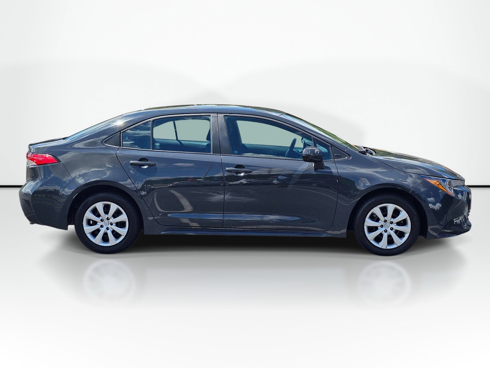 Used 2023 Toyota Corolla LE FWD image 7