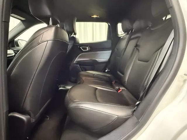 Used 2025 Jeep Compass Limited AWD/4WD image 22
