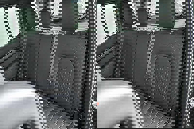 Used 2021 Land Rover Defender 110 image 19