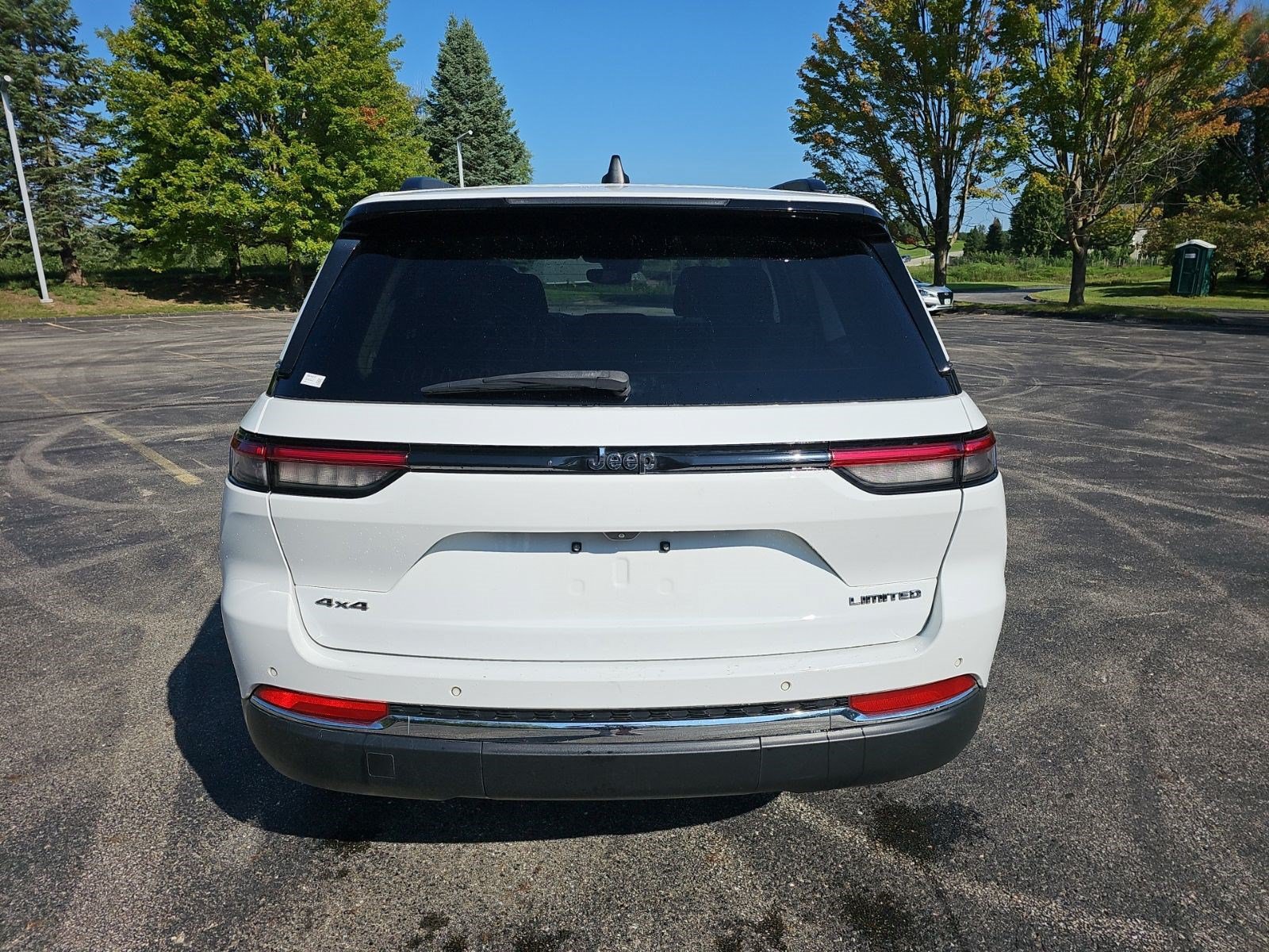 Used 2022 Jeep Grand Cherokee Limited AWD/4WD image 5