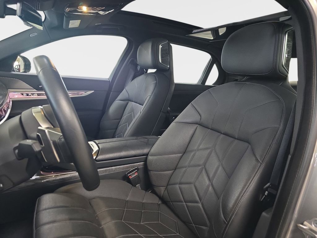 Certified 2023 BMW 760i xDrive image 17