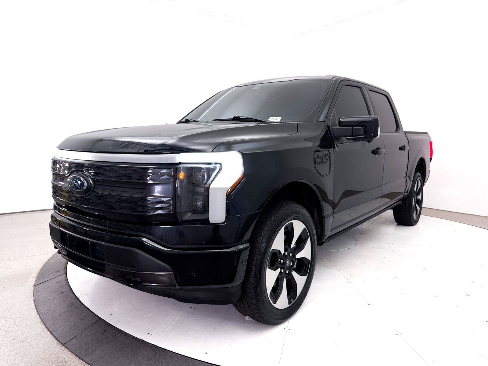 Used 2023 Ford F150 Lightning Platinum AWD/4WD image 17