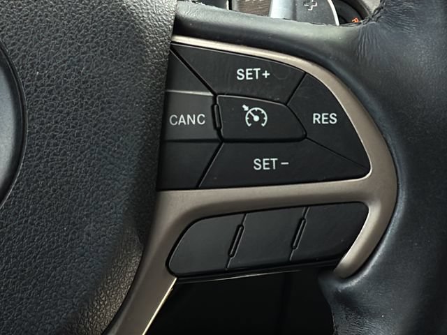 Used 2017 Jeep Grand Cherokee Limited AWD/4WD image 26