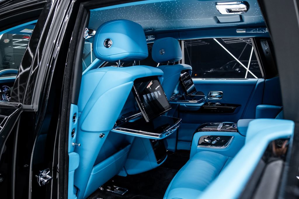 Used 2025 Rolls-Royce Phantom Sedan image 48