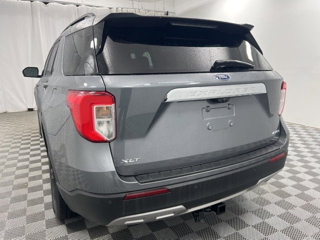 Used 2022 Ford Explorer XLT w/ Equipment Group 202A image 7