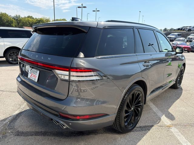 Used 2025 Lincoln Aviator Reserve w/ Equipment Group 201A image 7