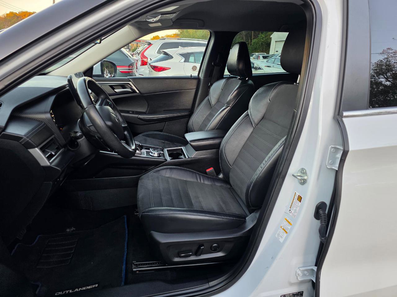 Used 2023 Mitsubishi Outlander Ralliart image 9