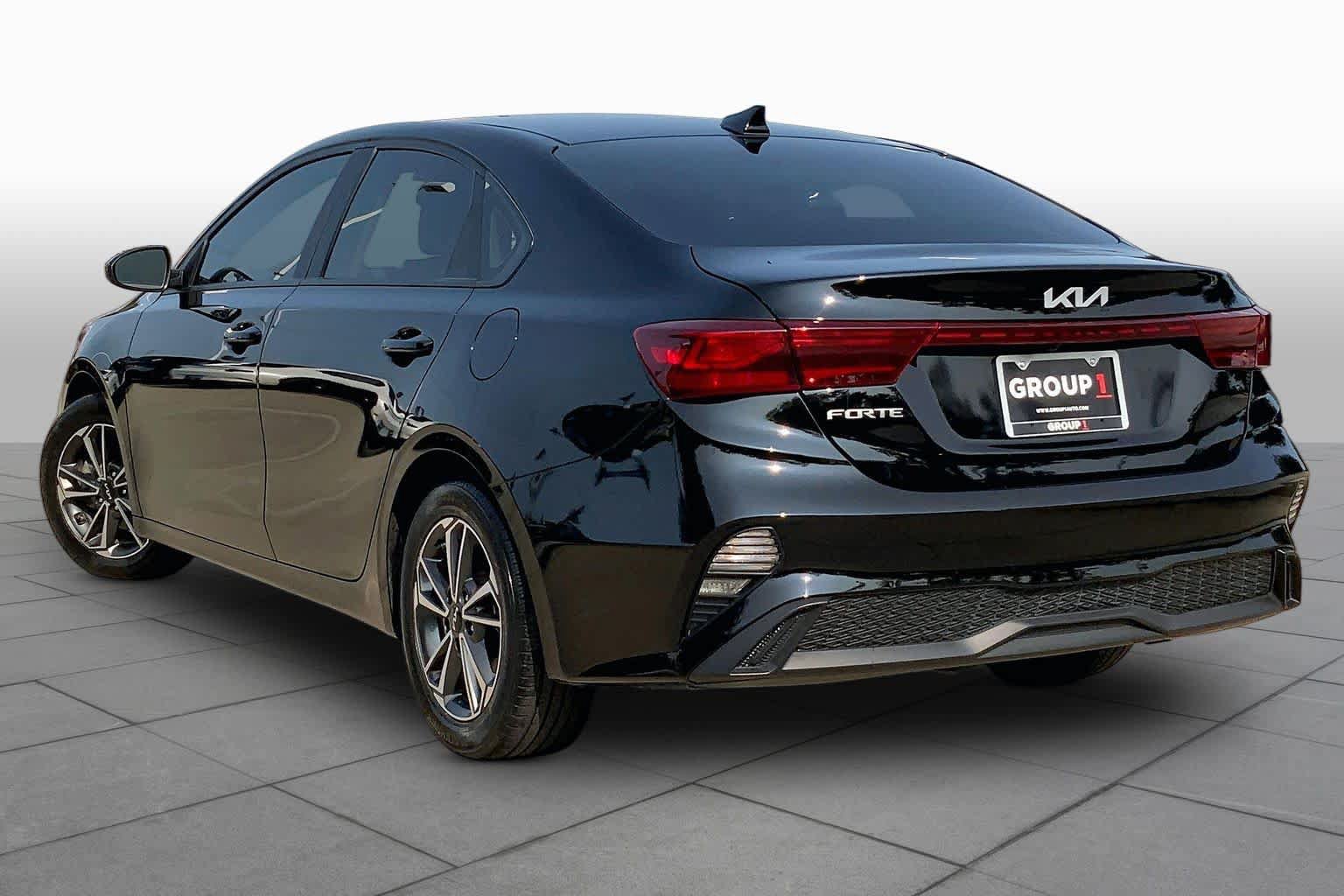 Used 2022 Kia Forte LXS FWD image 11