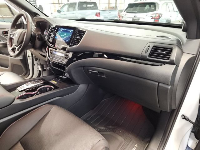 Certified 2025 Honda Passport Black Edition image 34
