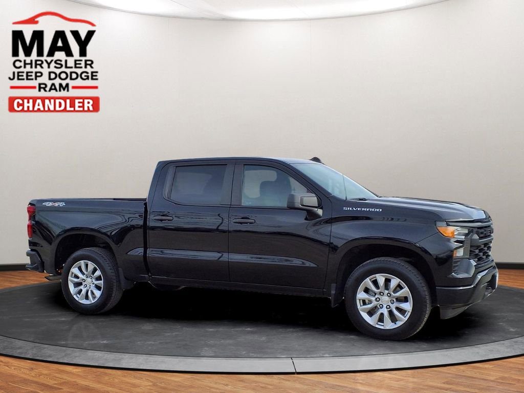 Used 2022 Chevrolet Silverado 1500 Custom image 2