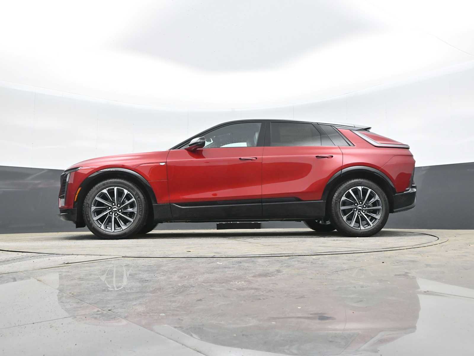 New 2025 Cadillac Lyriq Sport AWD/4WD image 40
