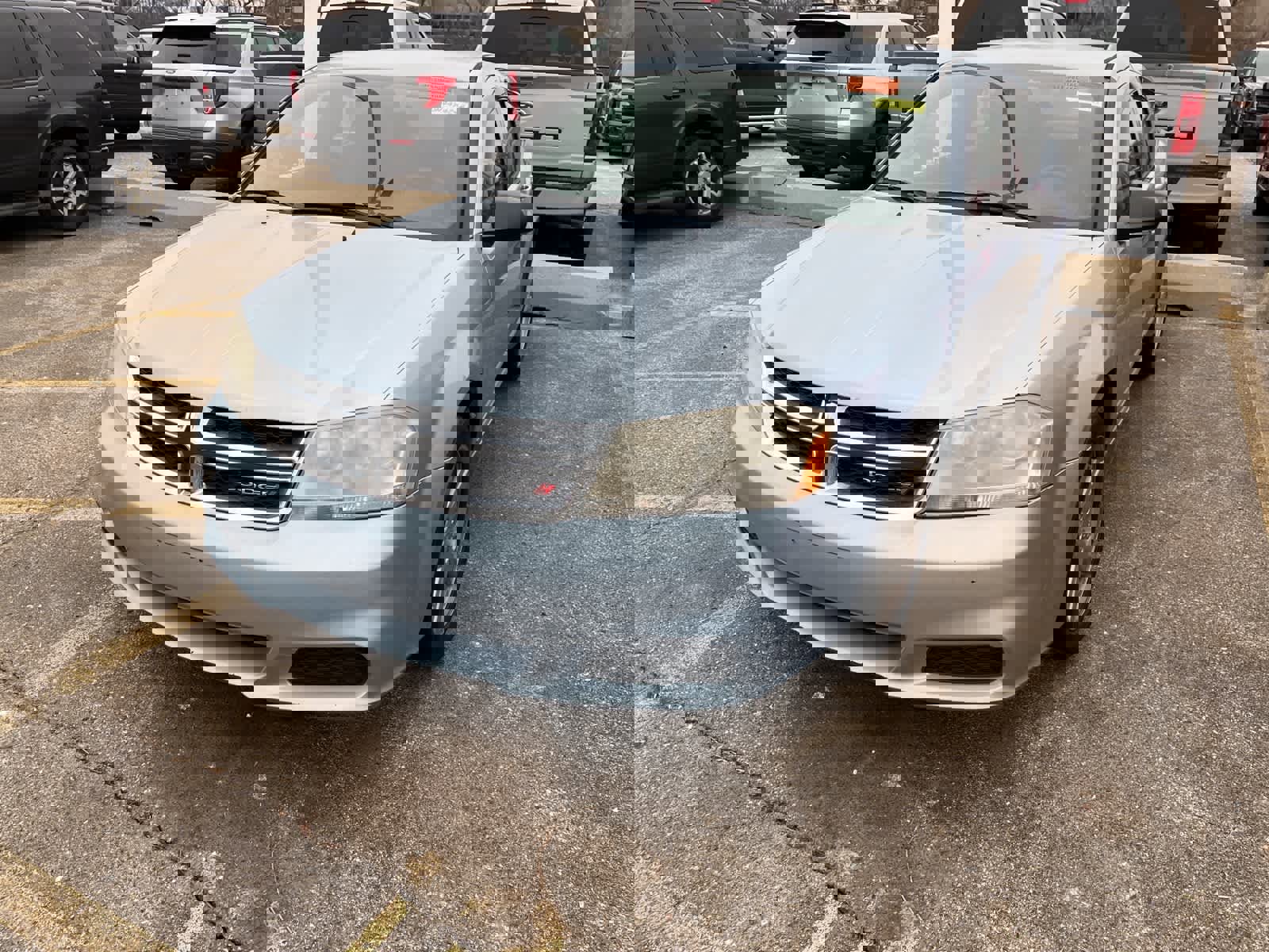 Used 2013 Dodge Avenger SE image 3