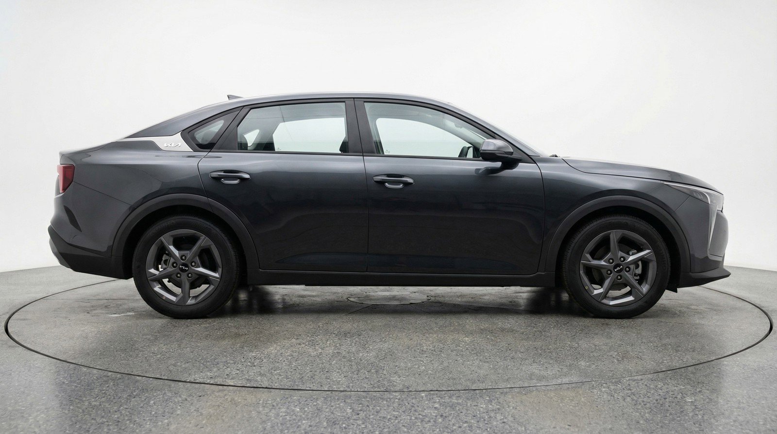 Used 2025 Kia K4 LXS image 11