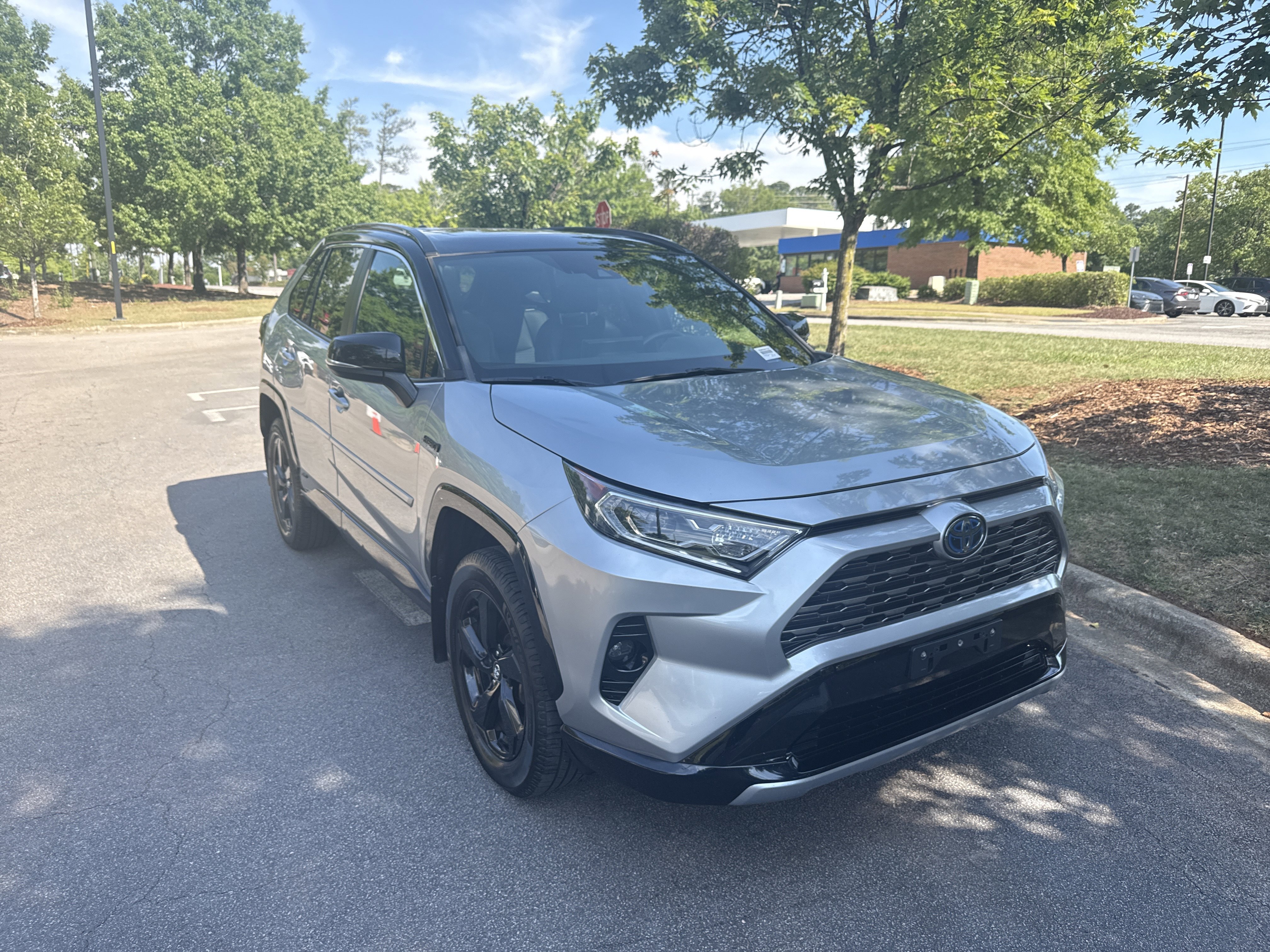 Used 2020 Toyota RAV4 XSE w/ Protection Package AWD/4WD image 8