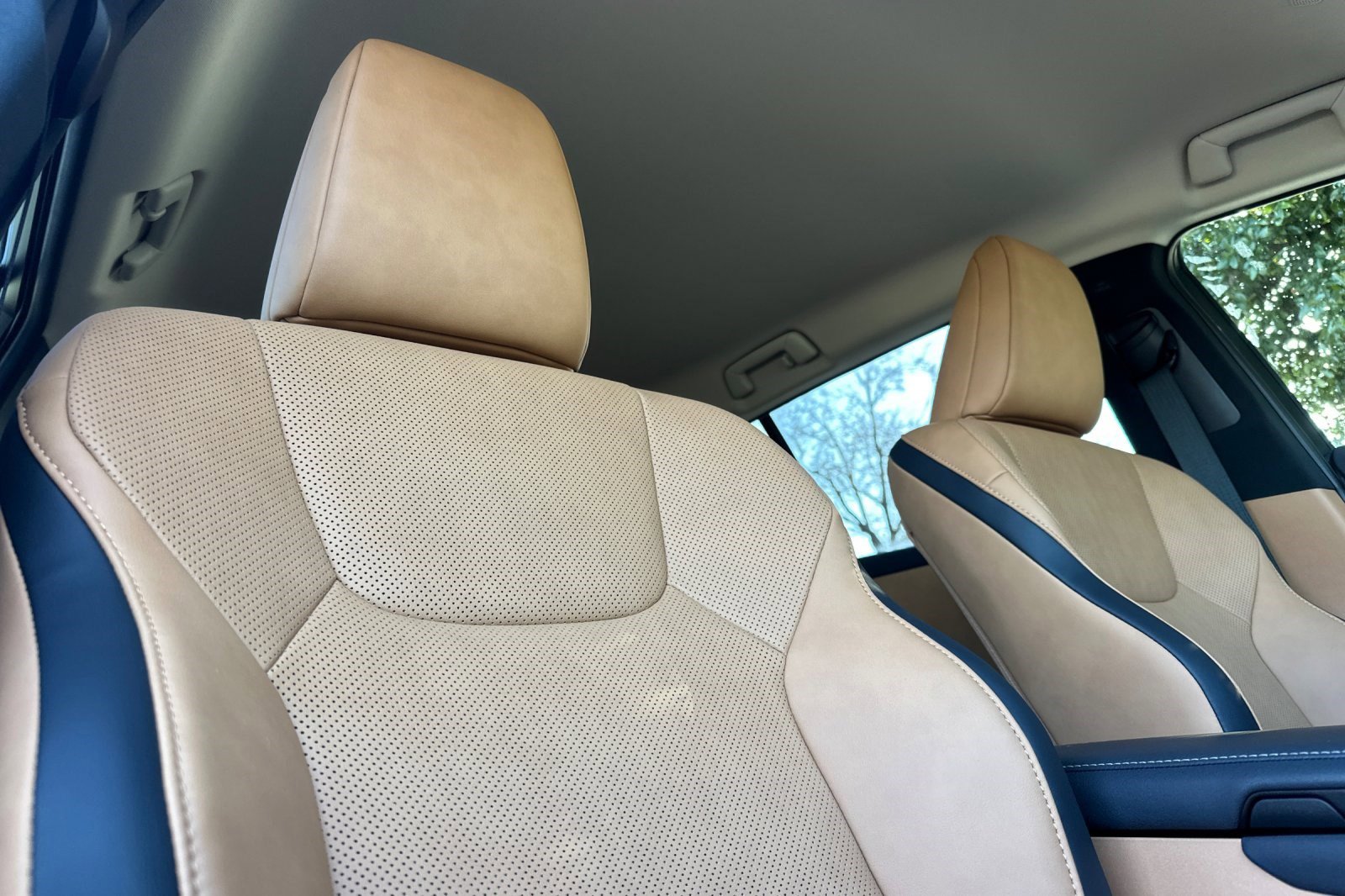 Certified 2025 Lexus RZ 300e w/ Accessory Package (2T) image 21