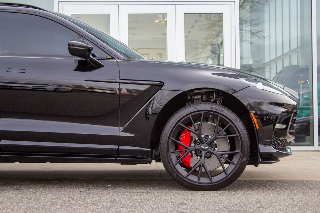 Used 2025 Aston Martin DBX 707 AWD/4WD image 5