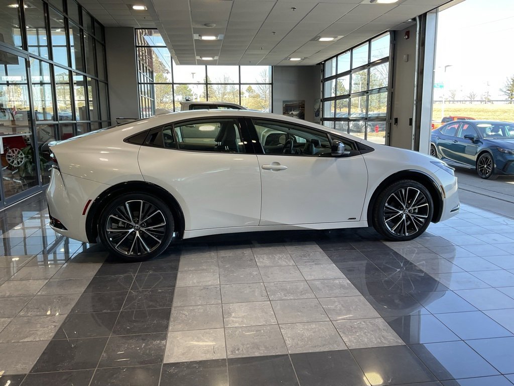 Used 2024 Toyota Prius XLE image 5