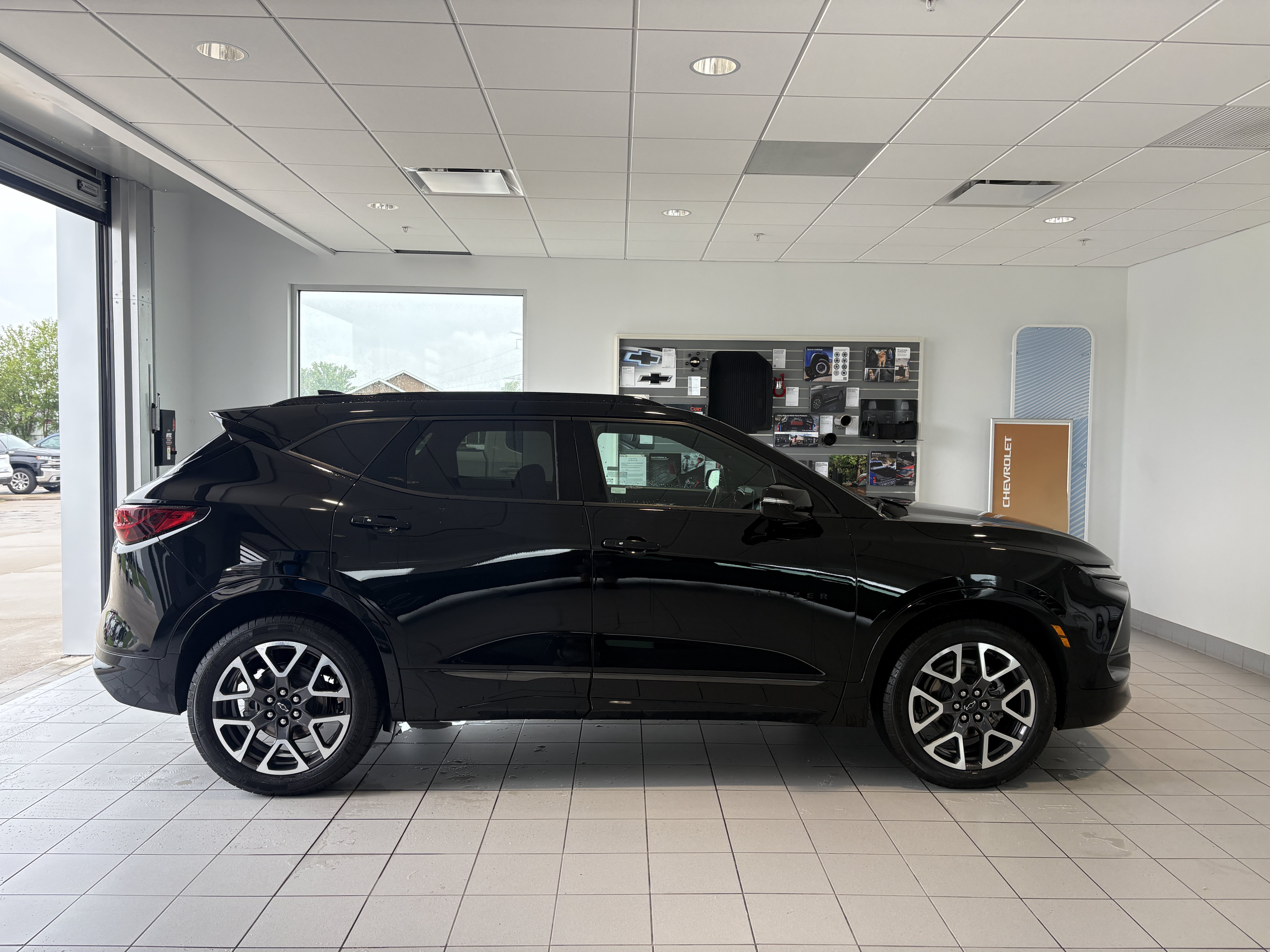 Used 2025 Chevrolet Blazer RS w/ Driver Confidence II Package AWD/4WD image 10