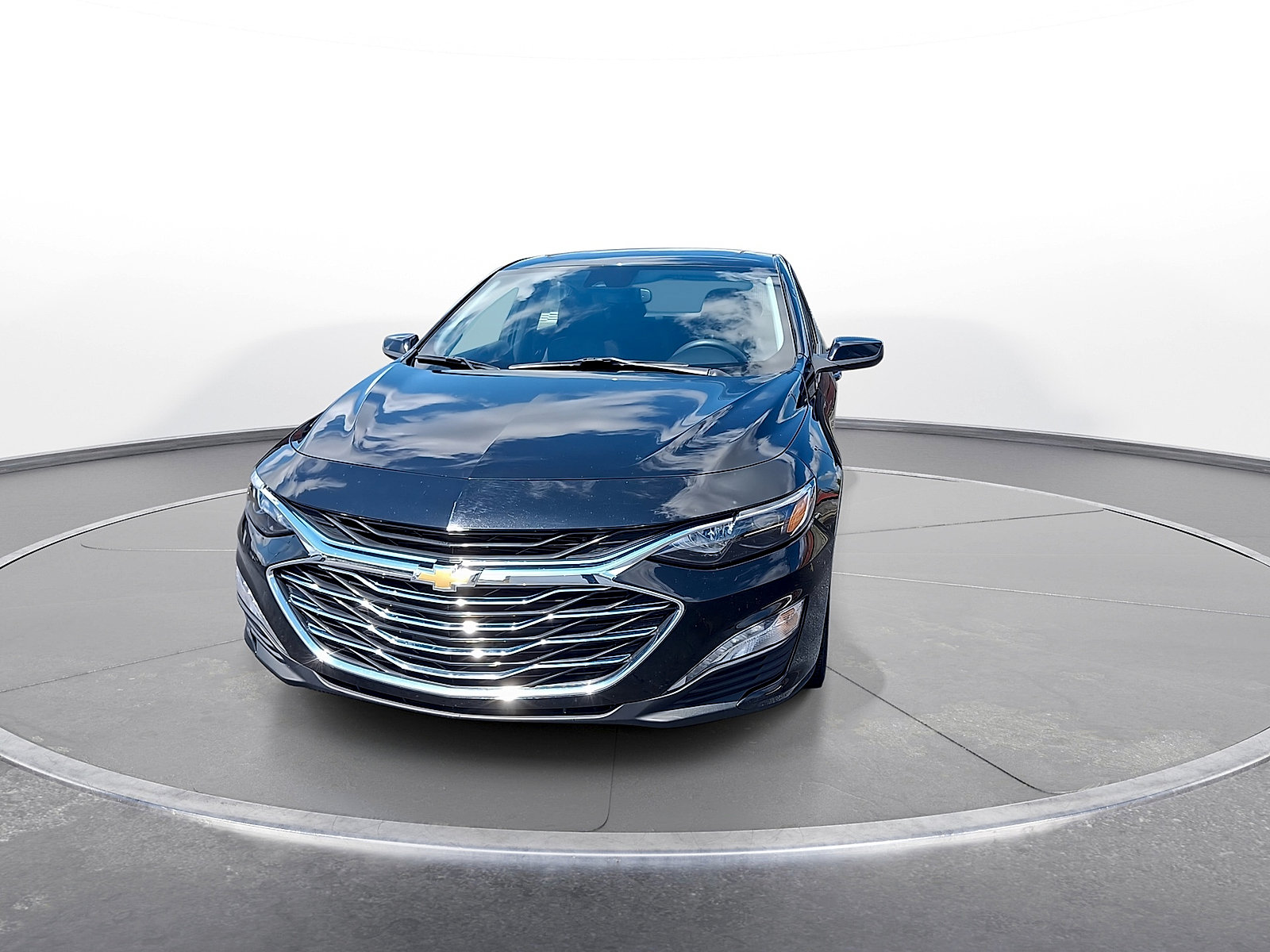 Used 2023 Chevrolet Malibu LT FWD image 3