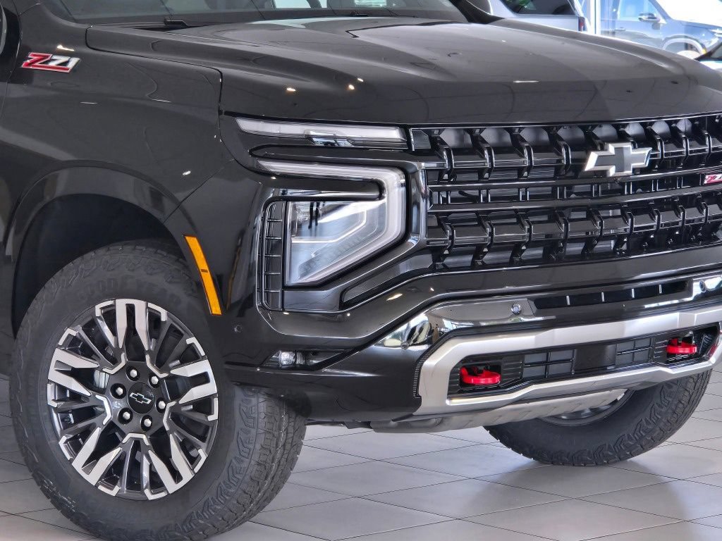 New 2026 Chevrolet Suburban Z71 w/ Comfort Package AWD/4WD image 2