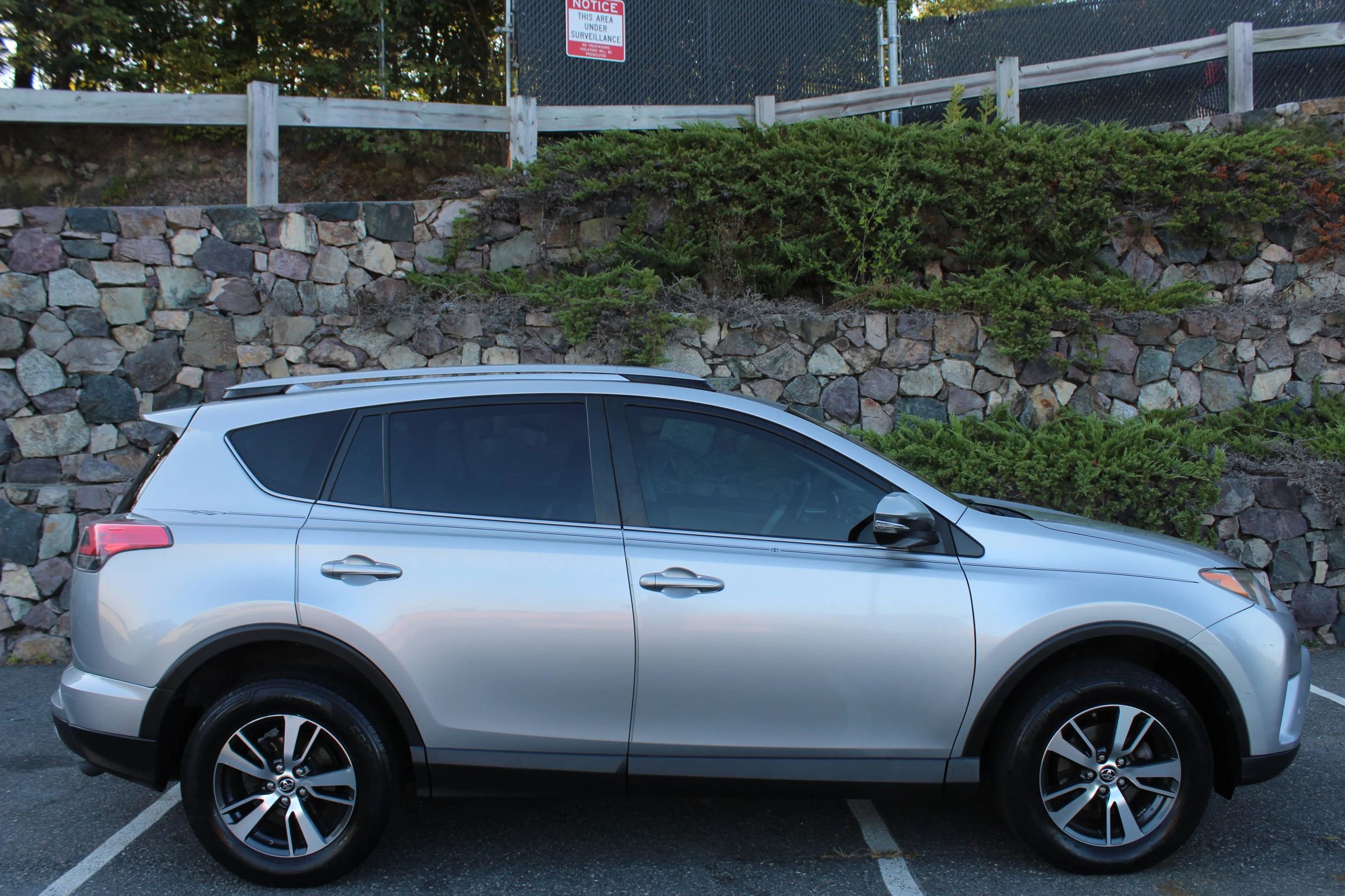 Used 2018 Toyota RAV4 XLE image 5