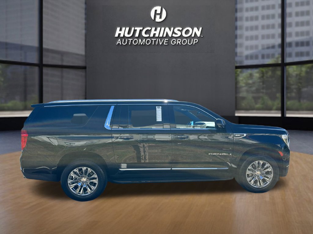 Used 2022 GMC Yukon XL Denali w/ Advanced Technology Package AWD/4WD image 8