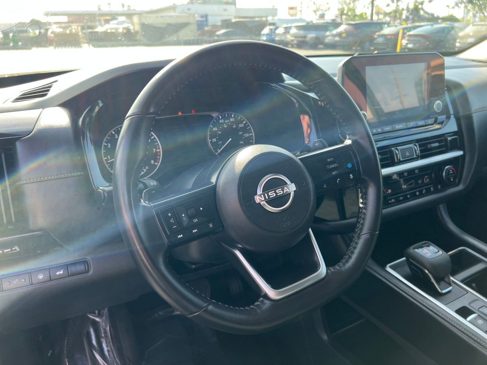 Used 2025 Nissan Pathfinder SV FWD image 31