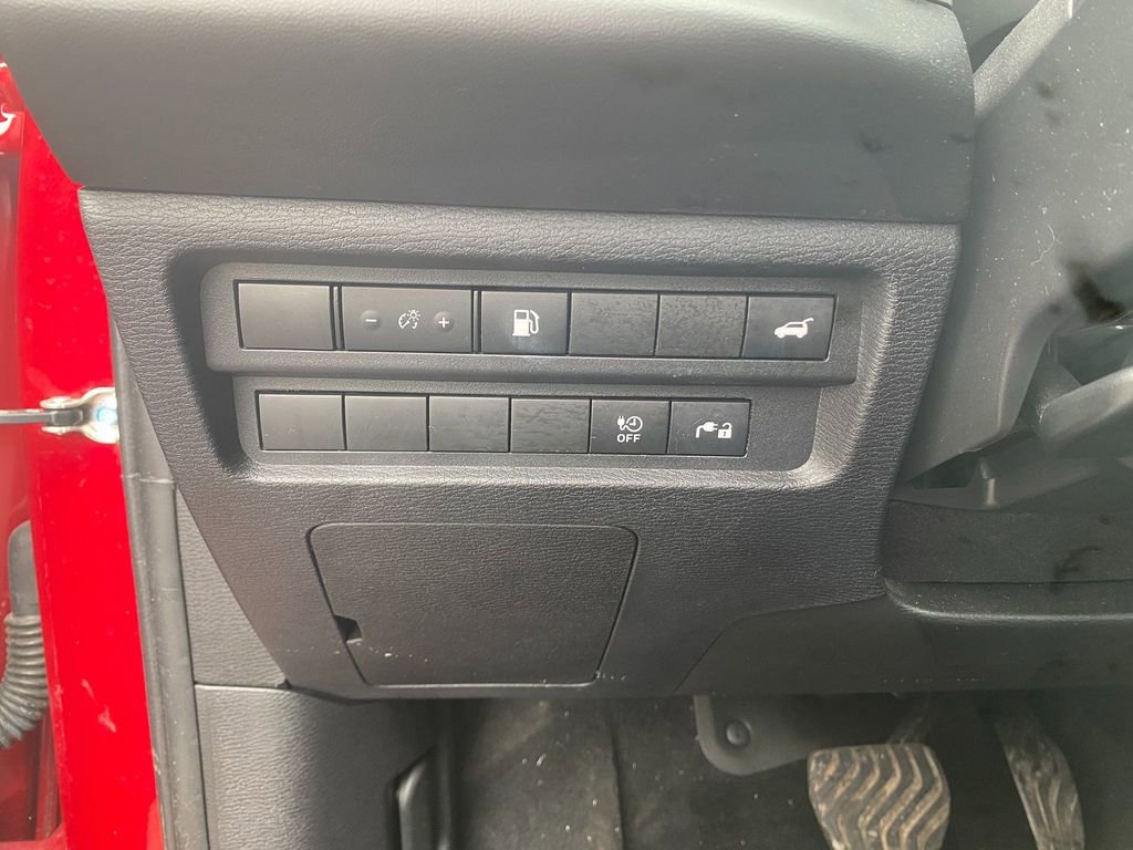 Used 2023 Mitsubishi Outlander SE image 14