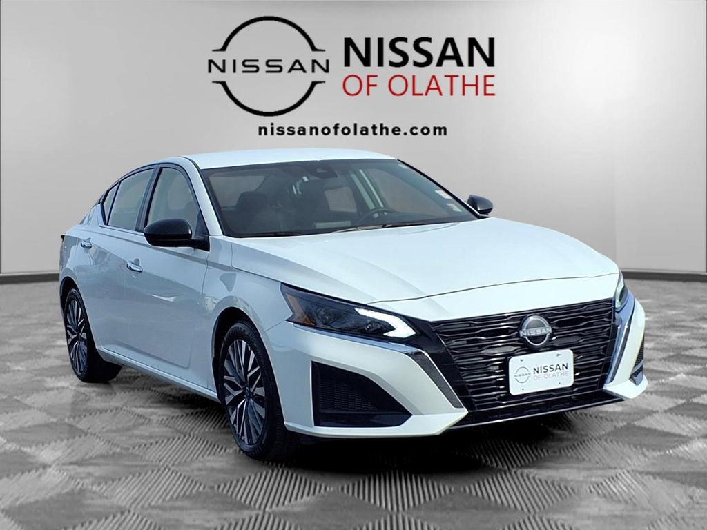 Used 2025 Nissan Altima 2.5 SV image 29