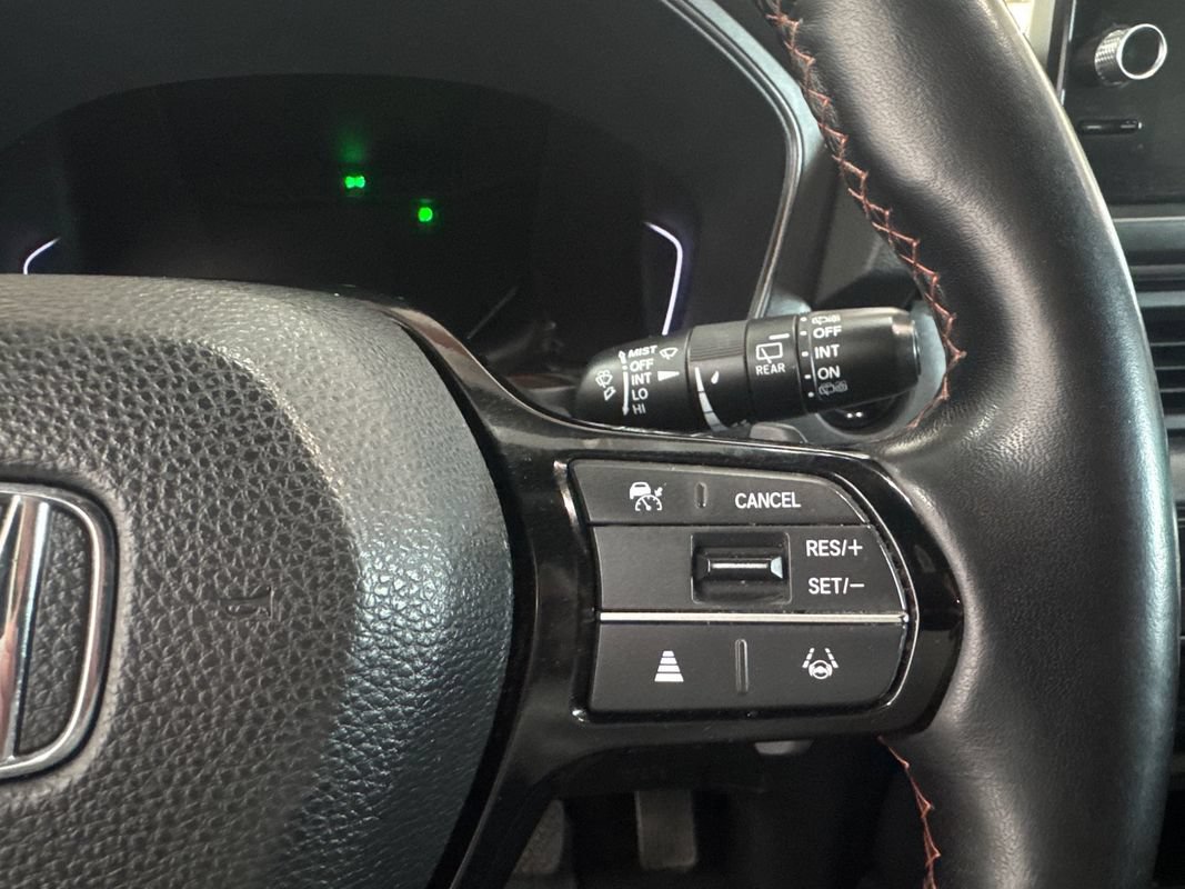 Used 2025 Honda Pilot TrailSport image 13