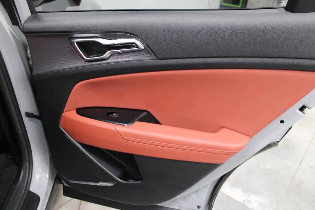 Used 2025 Kia Sportage SX FWD image 27