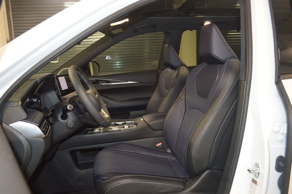 Certified 2026 INFINITI QX60 Sport w/ Dark Cargo Package image 16