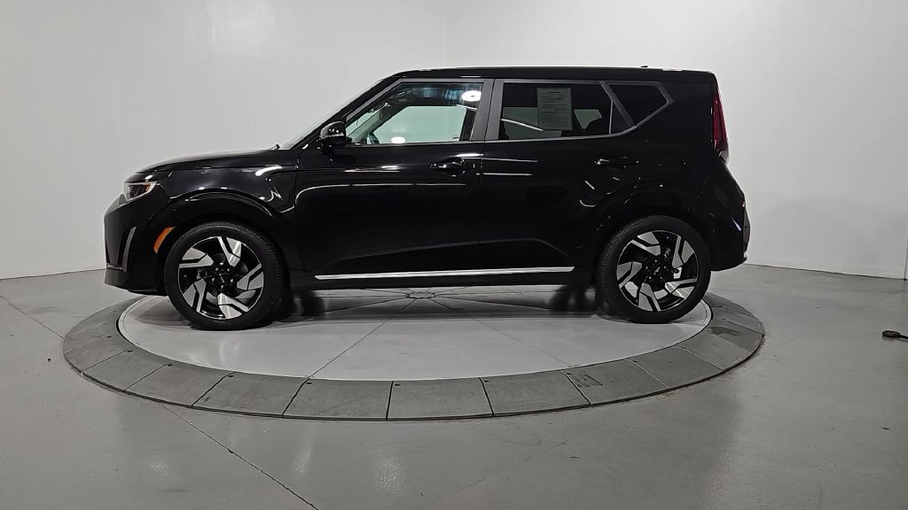 Used 2023 Kia Soul GT-Line w/ GT-Line Technology Package FWD image 2