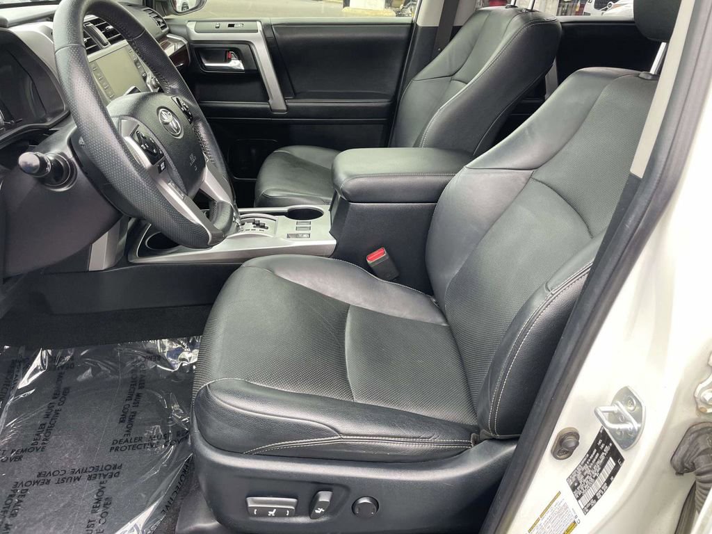 Used 2020 Toyota 4Runner Limited AWD/4WD image 28