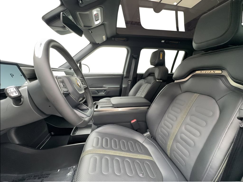 Used 2026 Rivian R1S Adventure image 19