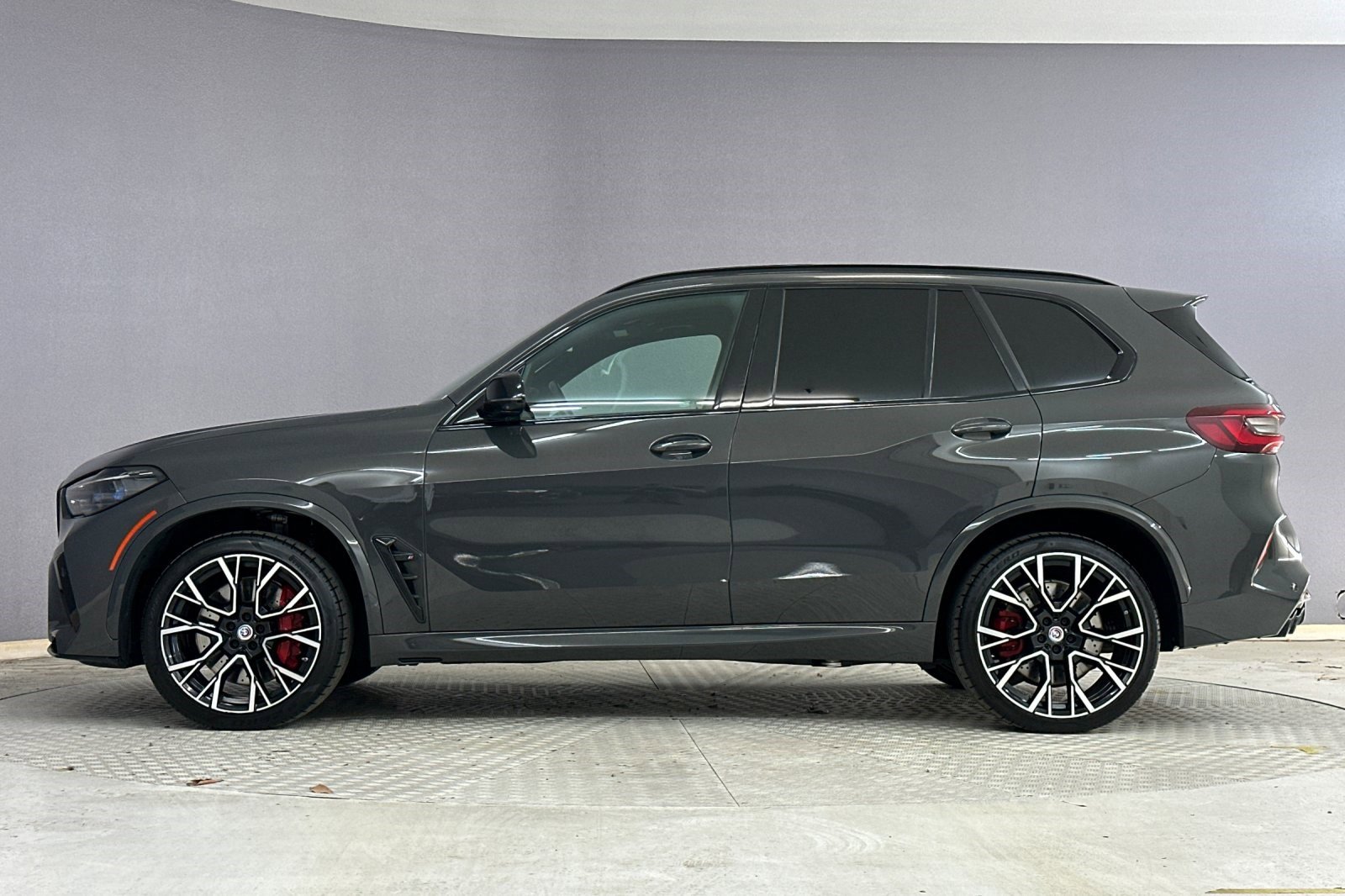 Used 2022 BMW X5 M w/ Competition Package 2 image 2