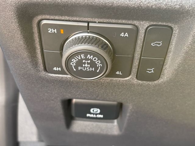 Used 2025 Ford Expedition Tremor AWD/4WD image 18