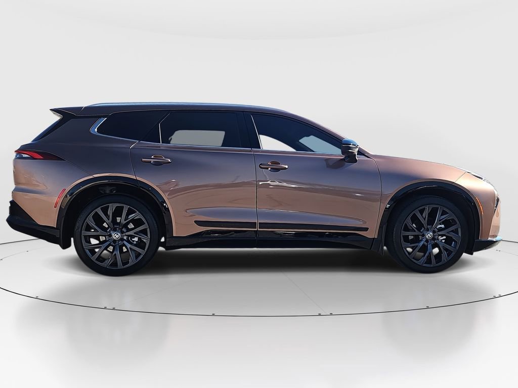 Certified 2025 Toyota Crown Signia image 4