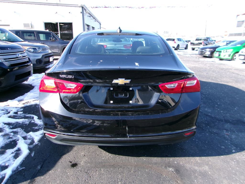 Used 2018 Chevrolet Malibu LS w/ LPO, Convenience Package 2 image 4