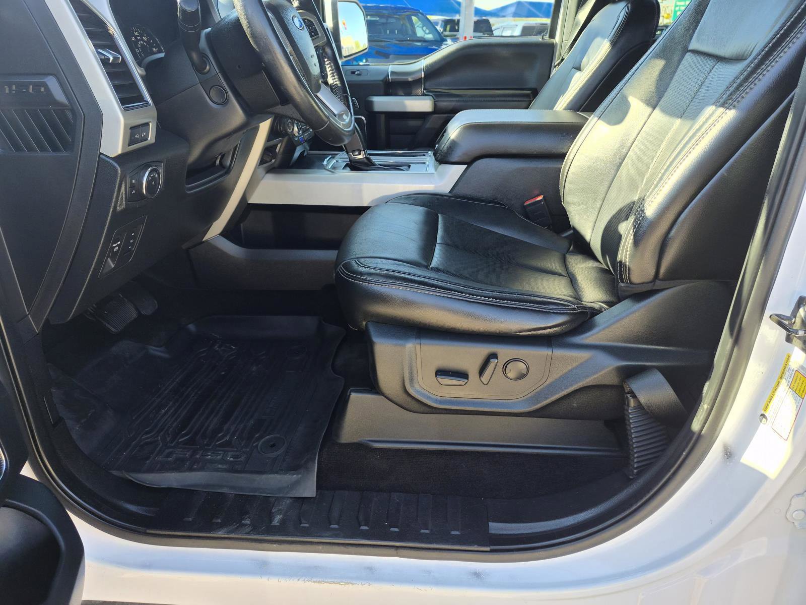 Used 2019 Ford F150 Lariat w/ Equipment Group 502A Luxury AWD/4WD image 15