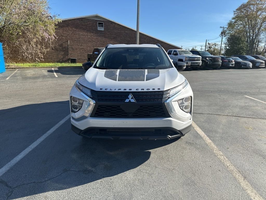 Used 2024 Mitsubishi Eclipse Cross Black Edition image 3