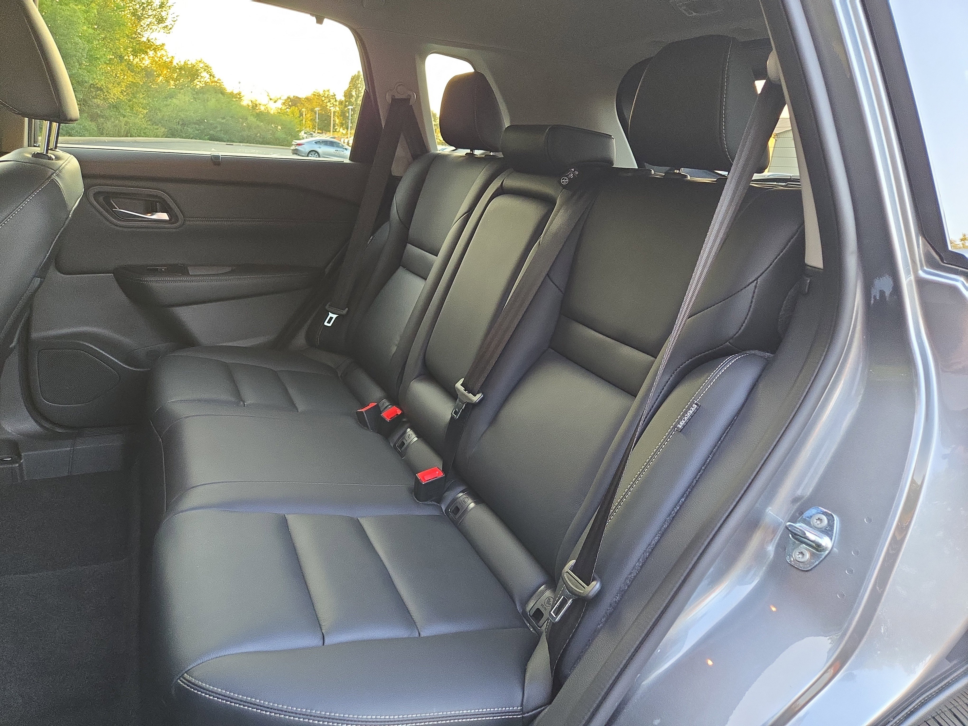 Used 2023 Nissan Rogue SL w/ SL Premium Package image 29